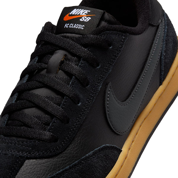 Nike Men's SB FC Classic Skate Shoes