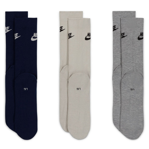 Nike Unisex Sportswear Everyday Essential Crew Socks (3 Pairs)