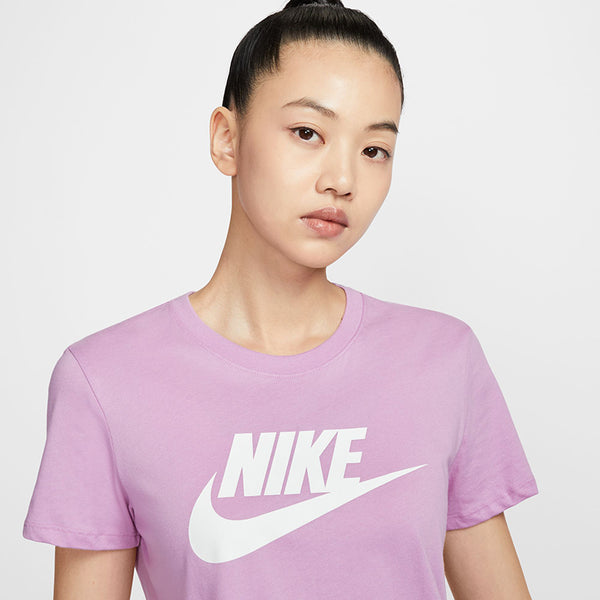 Nike Women's Sportswear Essentials Logo T-Shirt