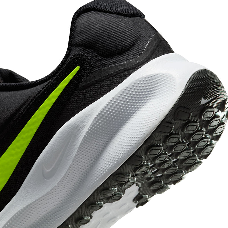 Nike Men's Revolution 7