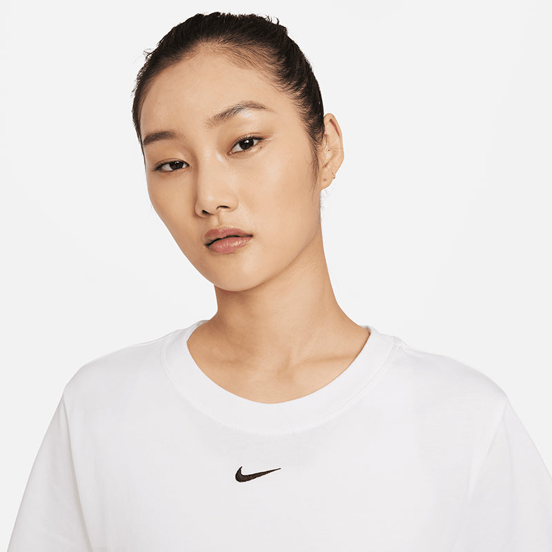 Nike Women's Sportswear Essential Boxy T-Shirt