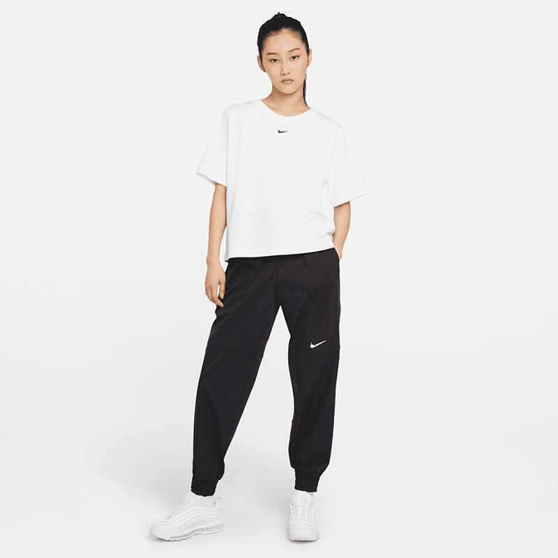 Nike Women's Sportswear Essential Boxy T-Shirt